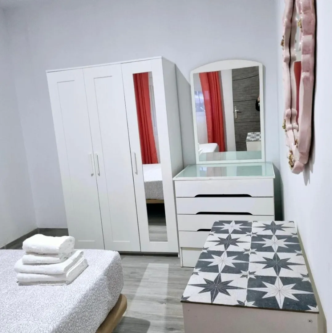 Deluxe Family Triana Apartment Seville
