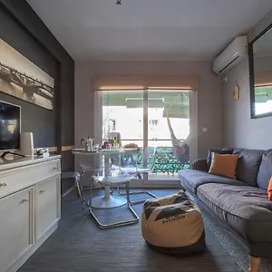Vive Encantos De En Triana Sevilla