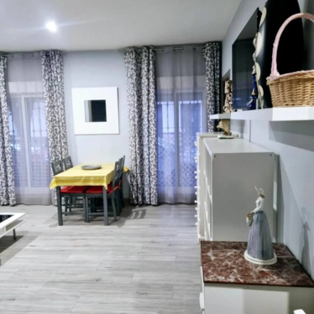Deluxe Family Triana Apartment Seville