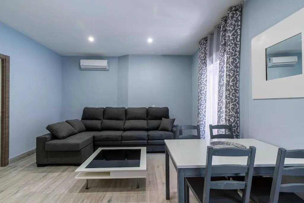 Deluxe Family Triana Apartment Seville