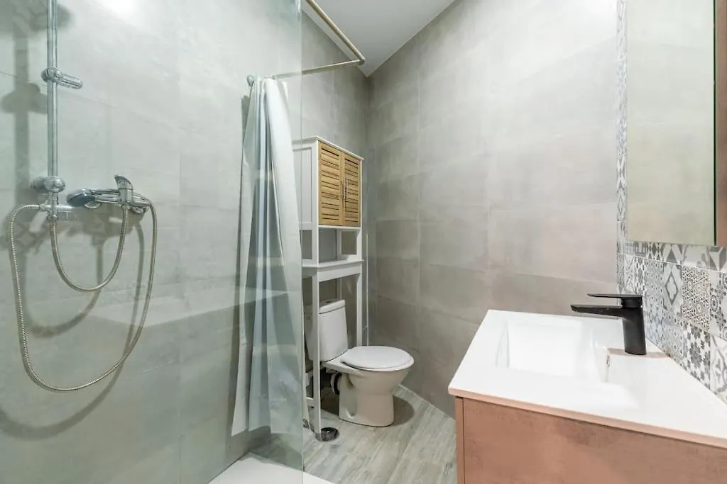 Deluxe Family Triana Apartment Seville