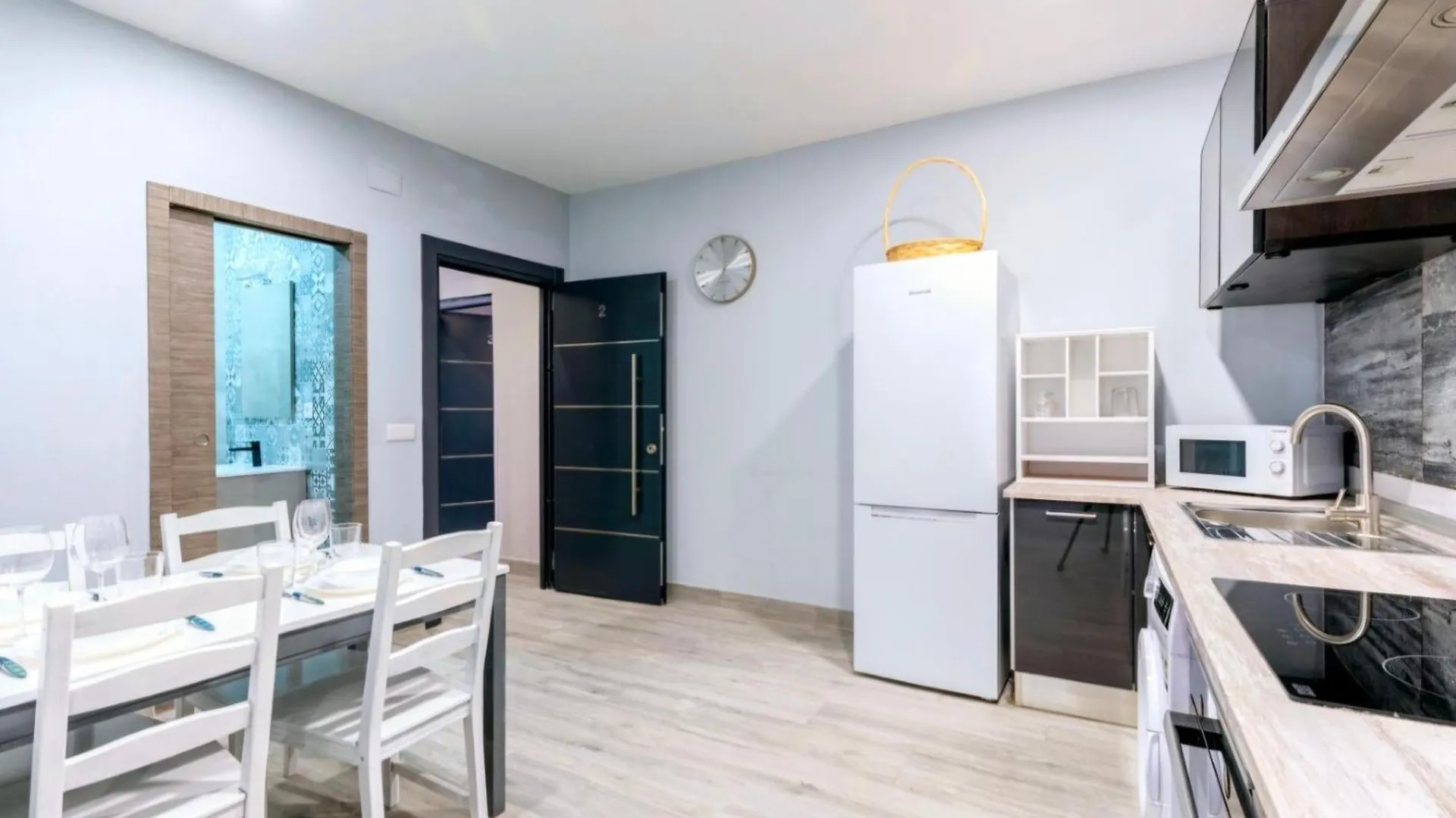 Deluxe Family Triana Apartment Seville 0*,  Spain